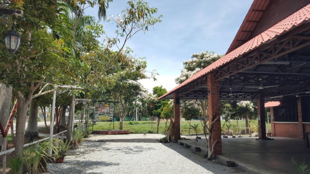 Homestay Umbai Kelana Merlimau Екстериор снимка